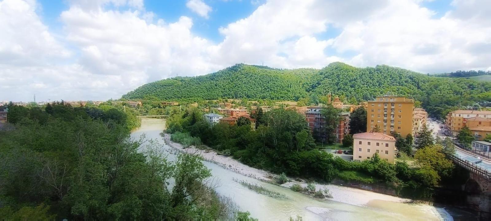 La Terrazza Sul Reno - In Pieno Centro-Due Passi Da Villa Chiara - Comodo Unipol Arena Casalecchio Di Reno Exteriér fotografie